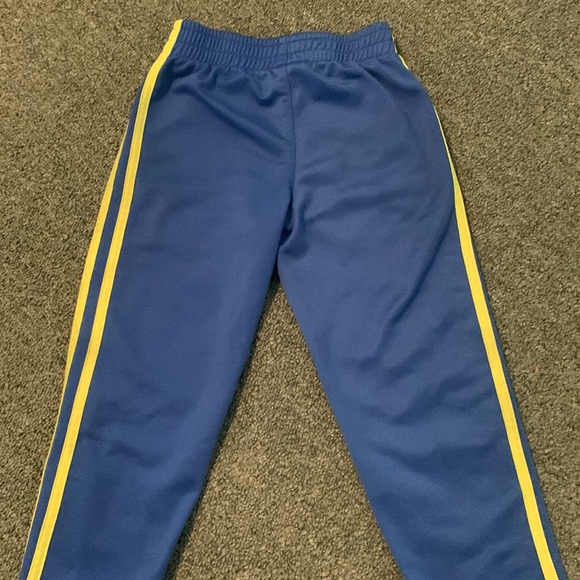 Adidas boys size 4T - Picture 4 of 4